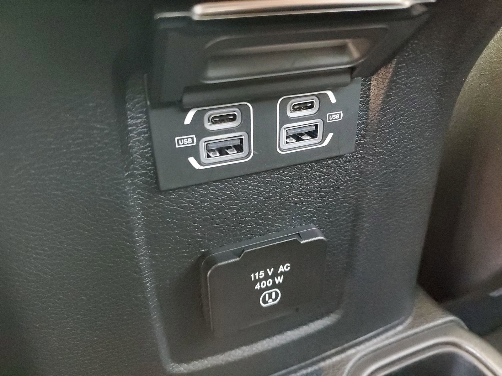 Used 2025 Jeep Gladiator Mojave AWD/4WD image 10