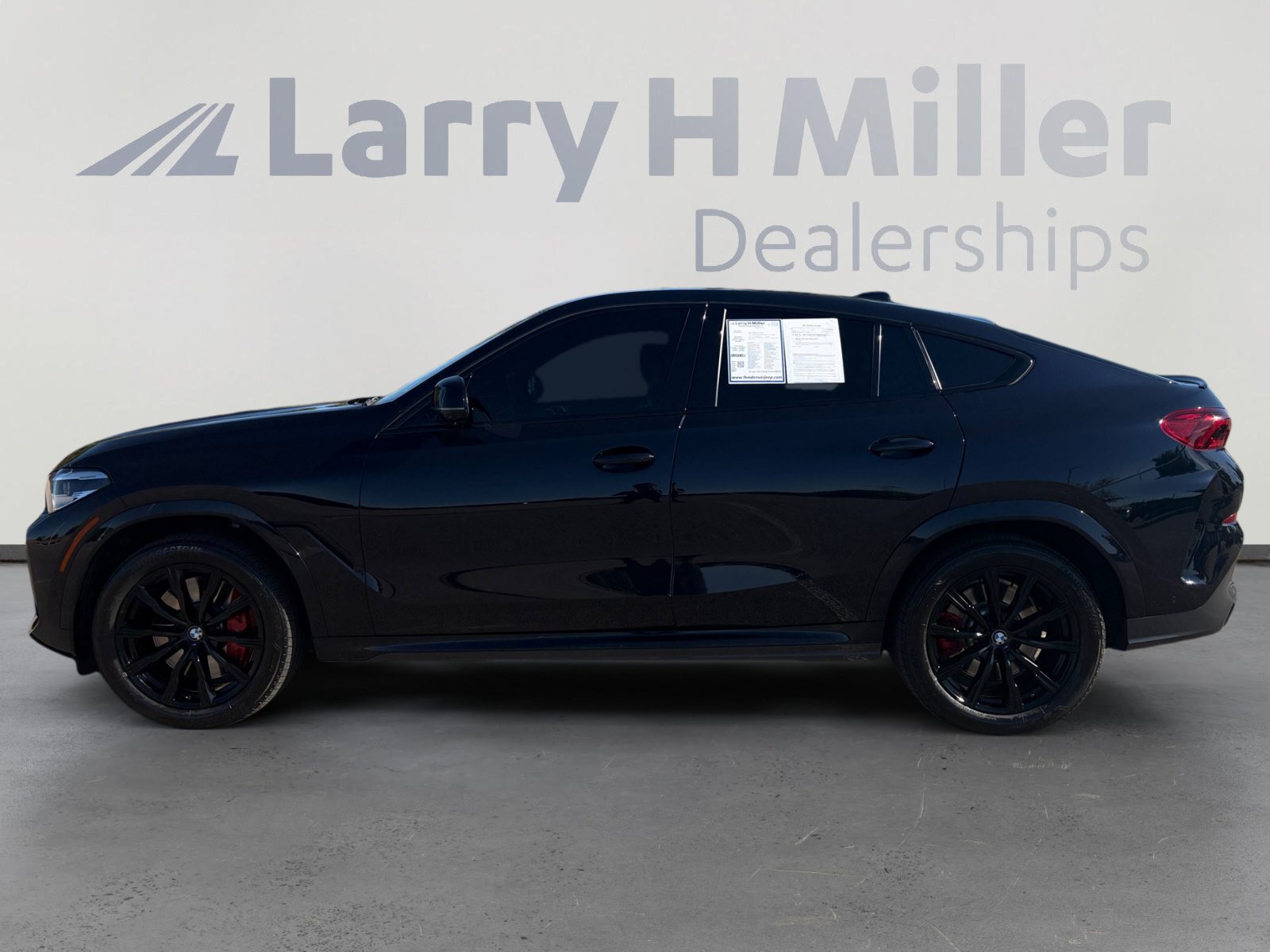 Used 2021 BMW X6 M50i w/ Dynamic Handling Package AWD/4WD image 3