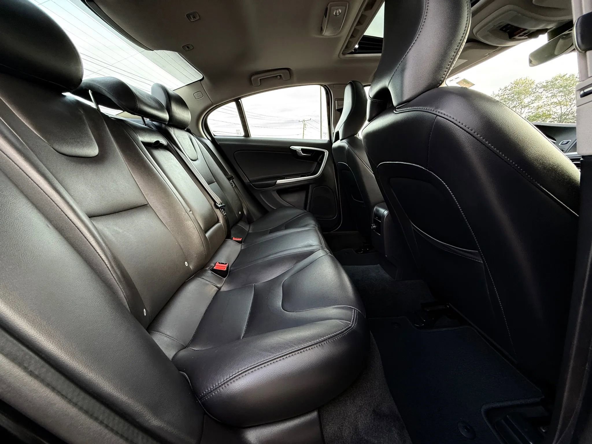 Used 2016 Volvo S60 T5 Premier image 14