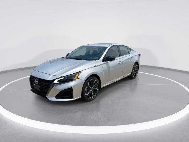 Certified 2023 Nissan Altima 2.5 SR w/ SR Premium Package AWD/4WD image 4