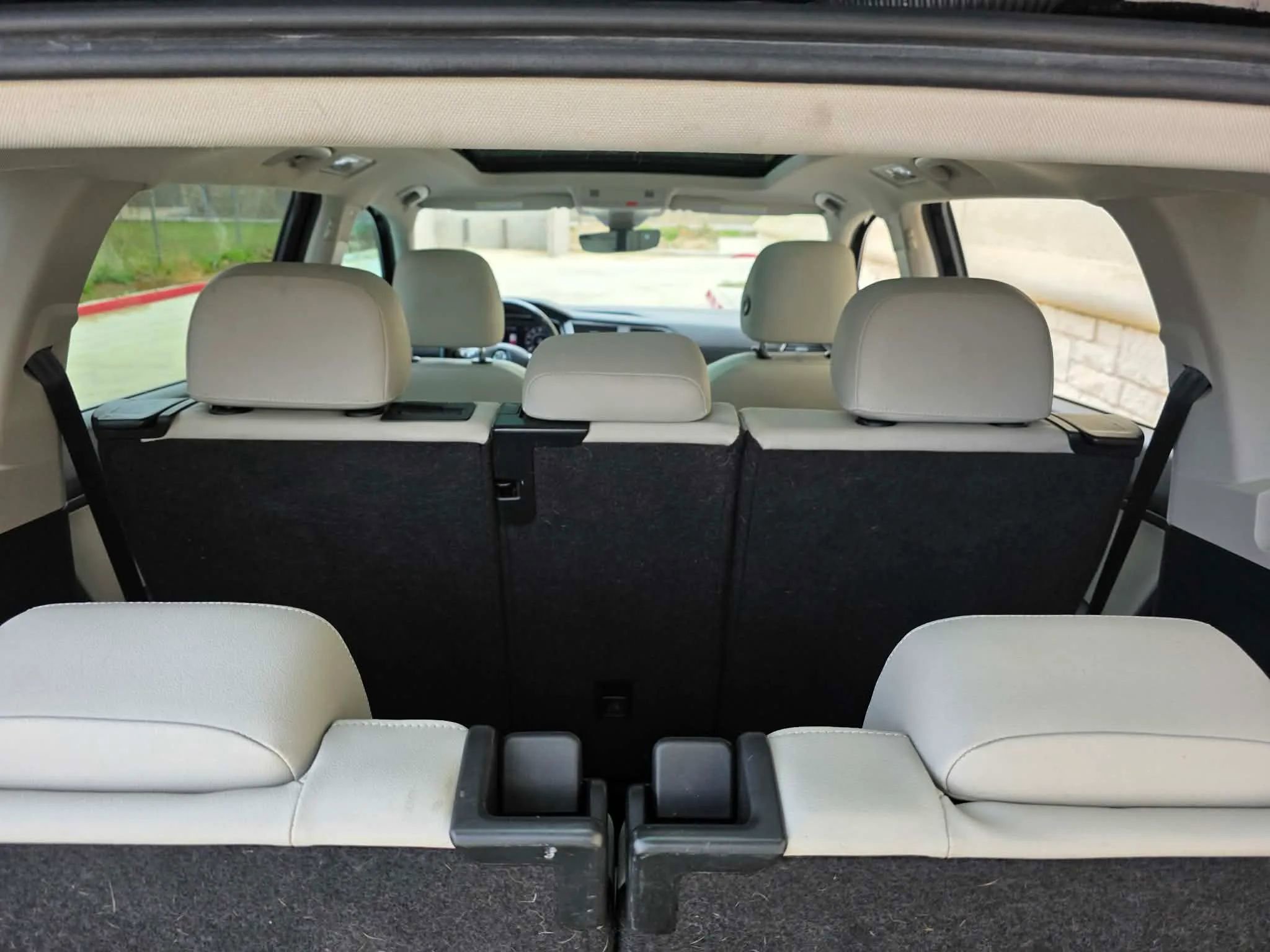 Used 2018 Volkswagen Tiguan SEL Premium image 4