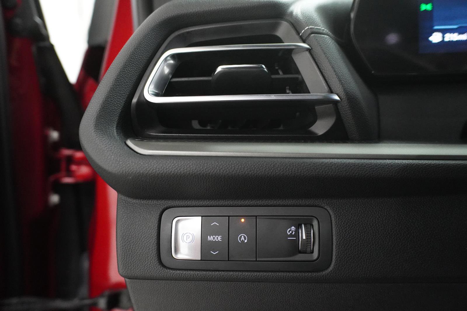 Used 2024 Chevrolet Traverse LT w/ Midnight/Sport Edition image 20