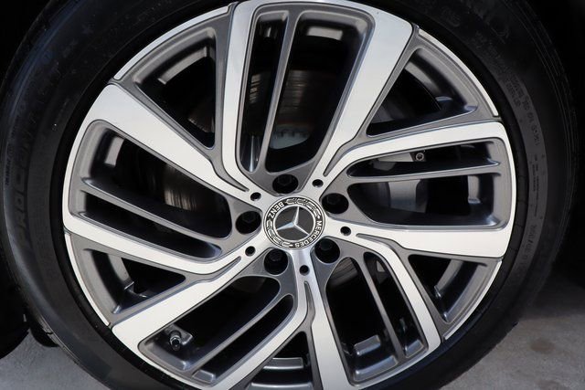 Used 2025 Mercedes-Benz E 350 4MATIC Sedan image 48