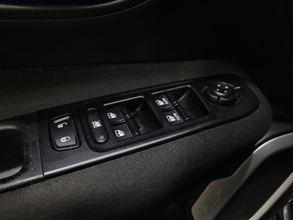 Used 2019 Jeep Renegade Sport w/ Sport Appearance Group AWD/4WD image 27