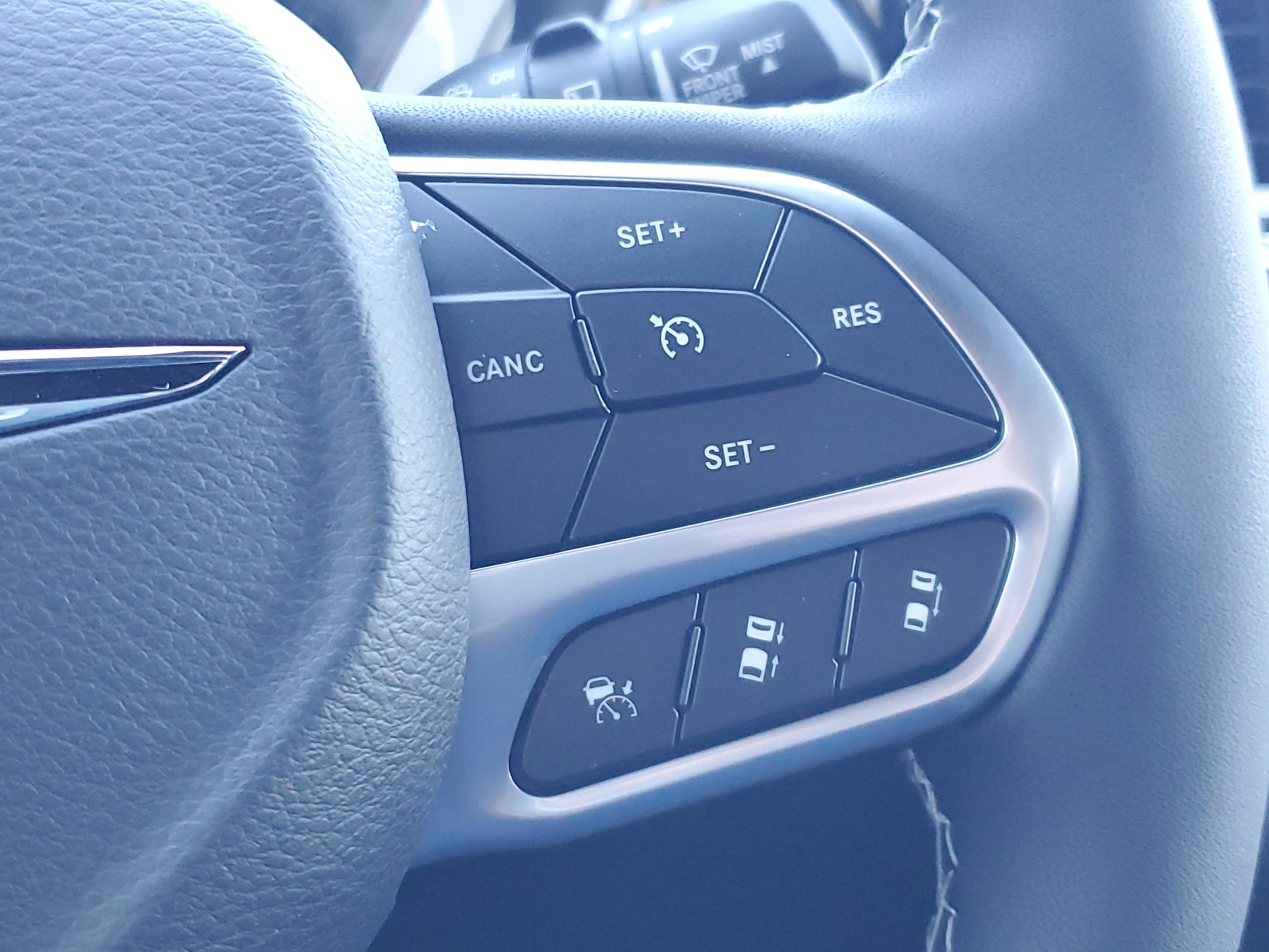 New 2026 Chrysler Pacifica Select image 12