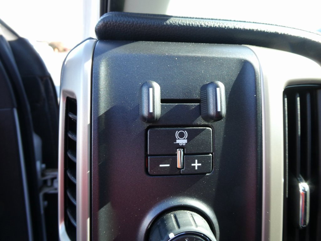 Used 2018 GMC Sierra 3500 Denali w/ Duramax Plus Package image 25