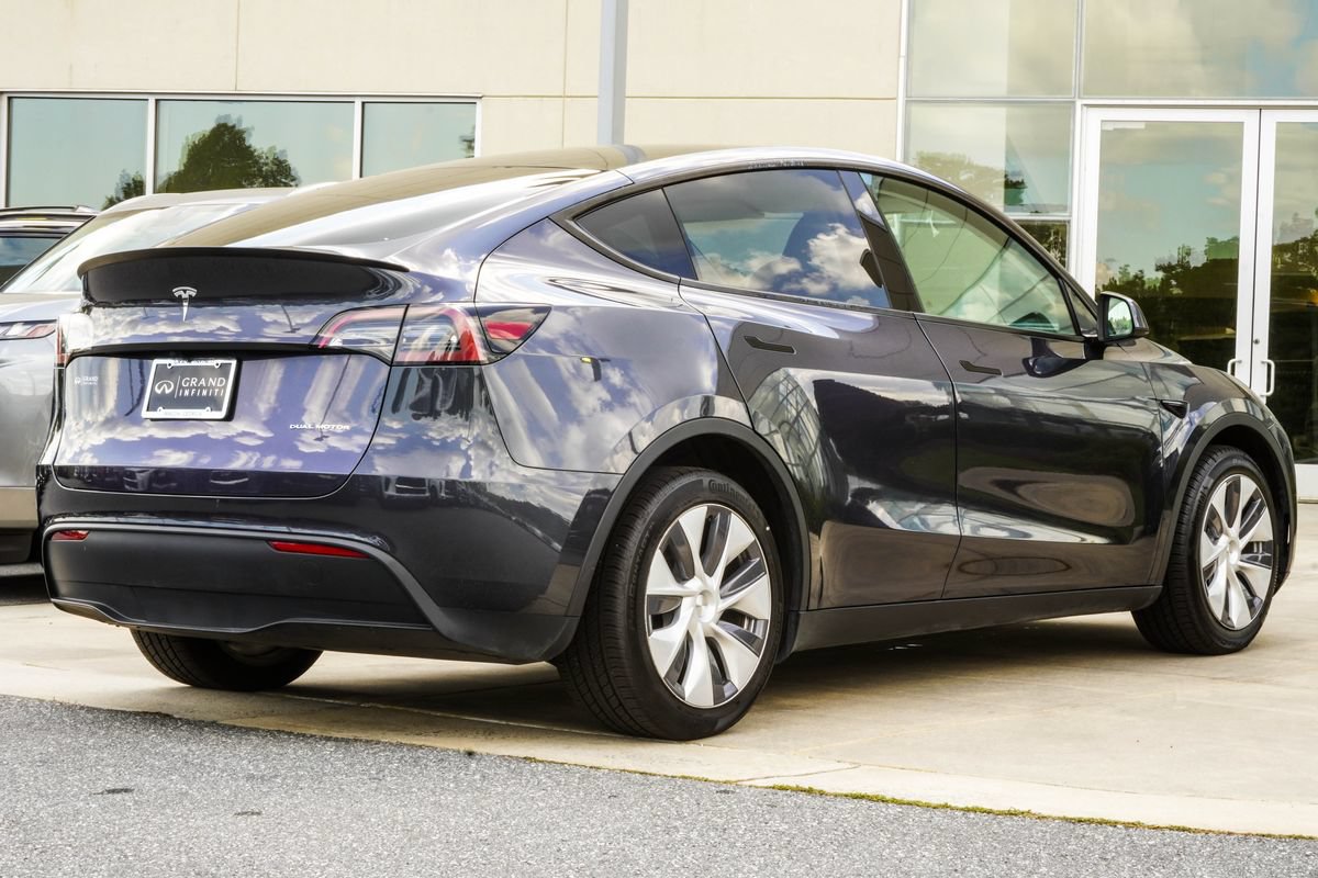 Used 2024 Tesla Model Y Long Range AWD/4WD image 12