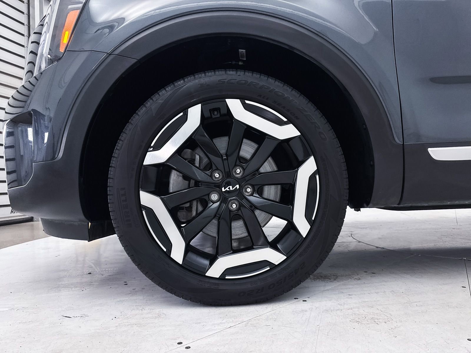 Used 2023 Kia Telluride S image 16