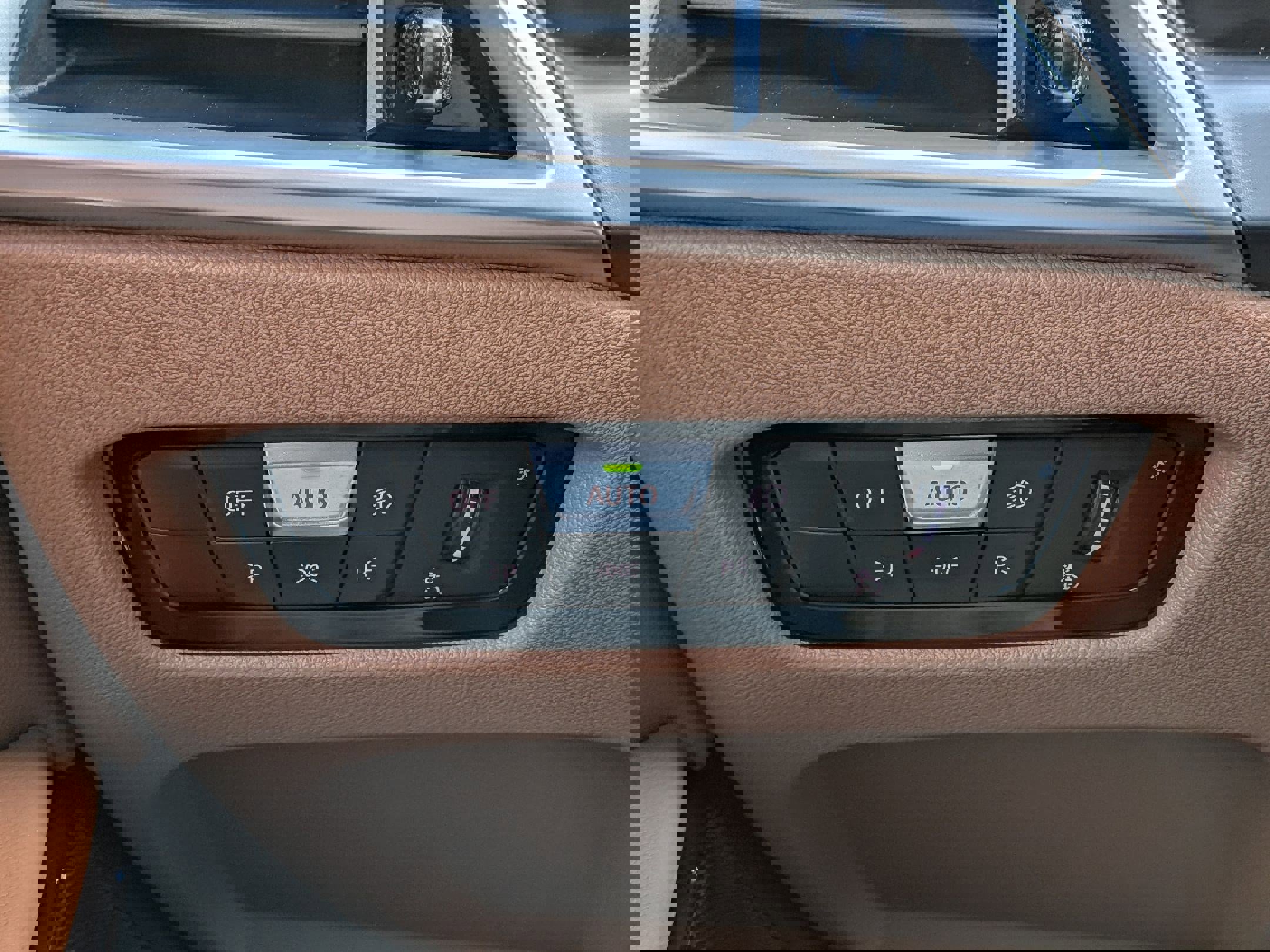 New 2026 BMW 330i xDrive Sedan w/ M Sport Package image 18