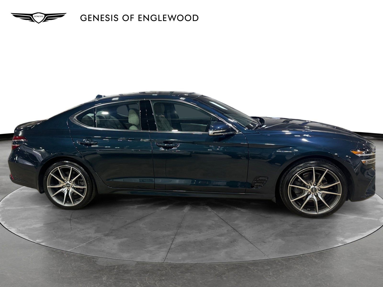 Used 2023 Genesis G70 2.0T image 8