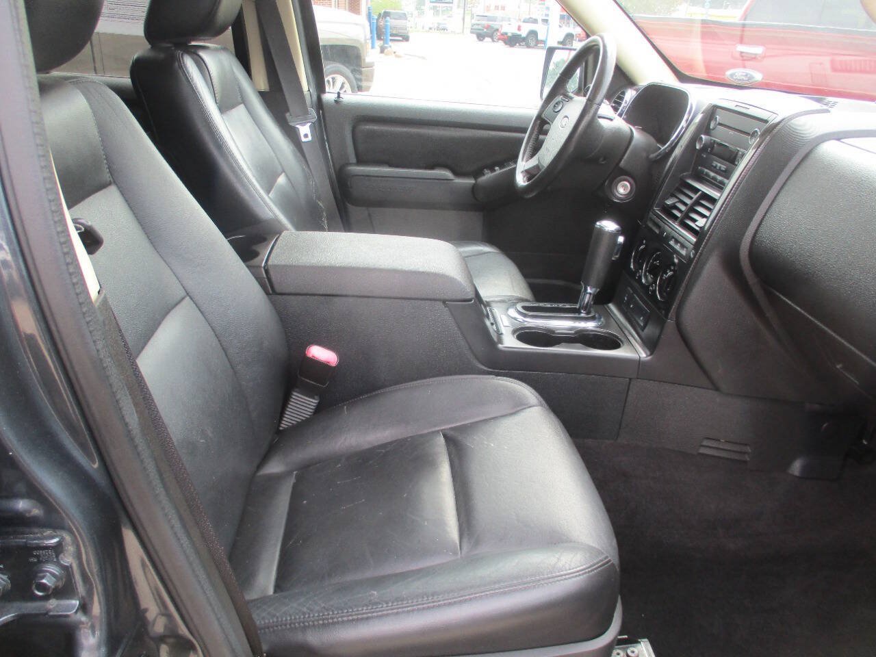 Used 2010 Ford Explorer XLT AWD/4WD image 40