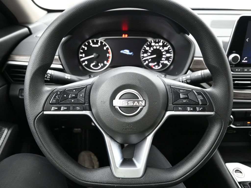 Certified 2025 Nissan Altima 2.5 SV FWD image 15