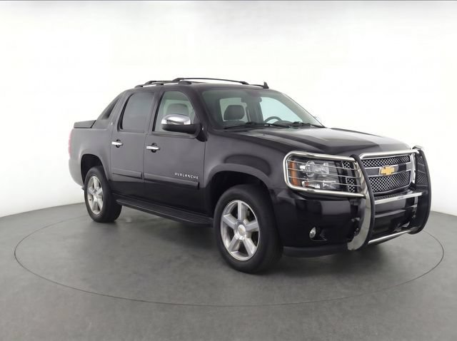 Used 2013 Chevrolet Avalanche LT w/ All-Star Edition RWD image 2
