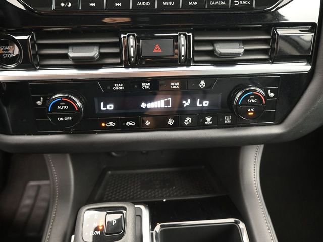 Used 2025 Nissan Pathfinder SL image 3