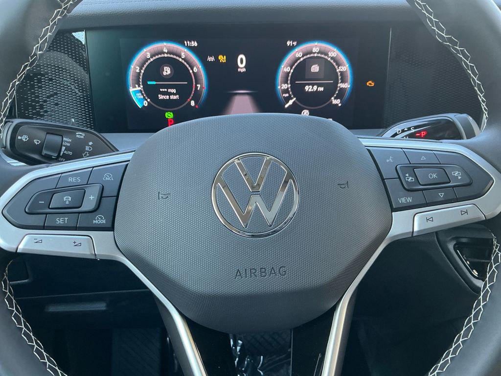 New 2025 Volkswagen Tiguan SE image 19