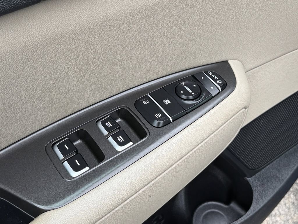 Used 2016 Kia Optima LX image 16