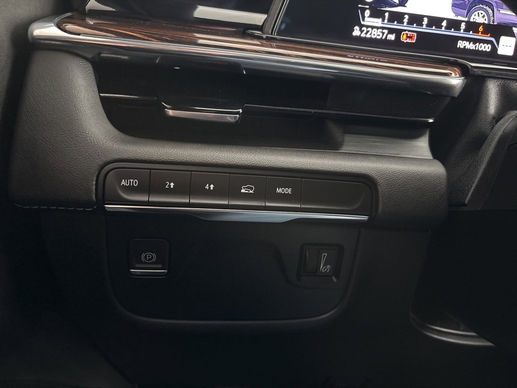 Used 2024 Cadillac Escalade ESV Premium Luxury image 15