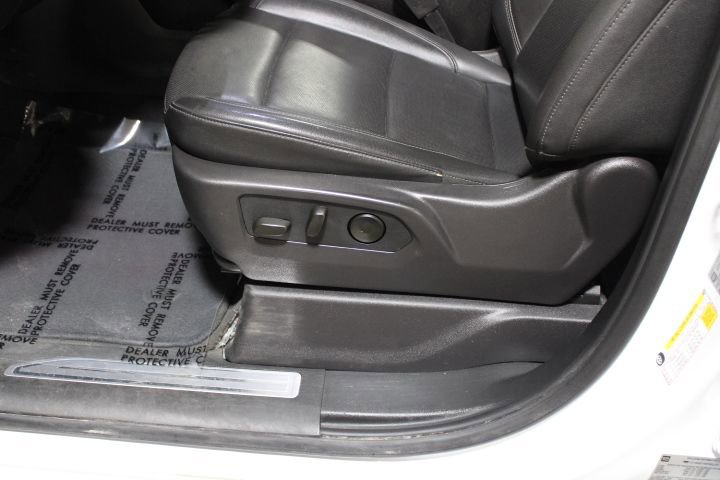 Used 2024 GMC Sierra 2500 SLT w/ SLT Convenience Package image 12