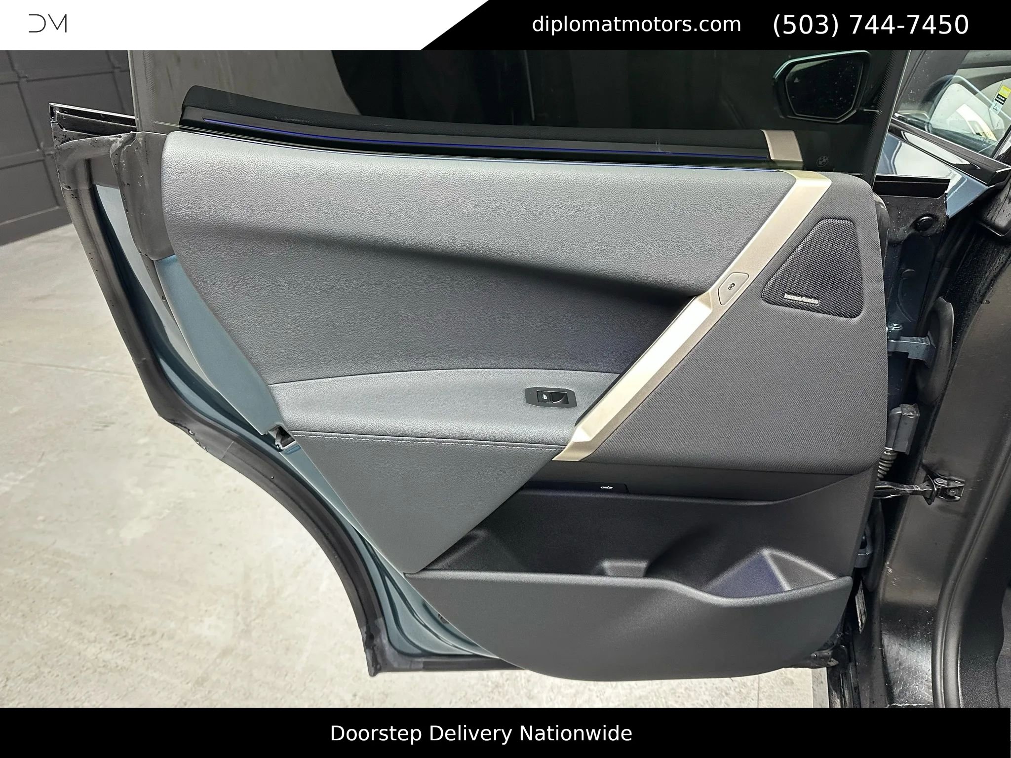 Used 2025 BMW iX xDrive50 w/ Premium Package image 26