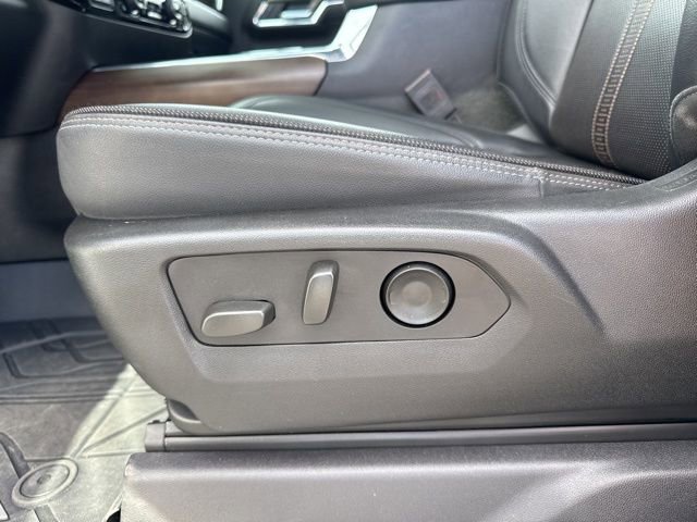 Certified 2024 Chevrolet Silverado 3500 High Country w/ High Country Premium Package image 17