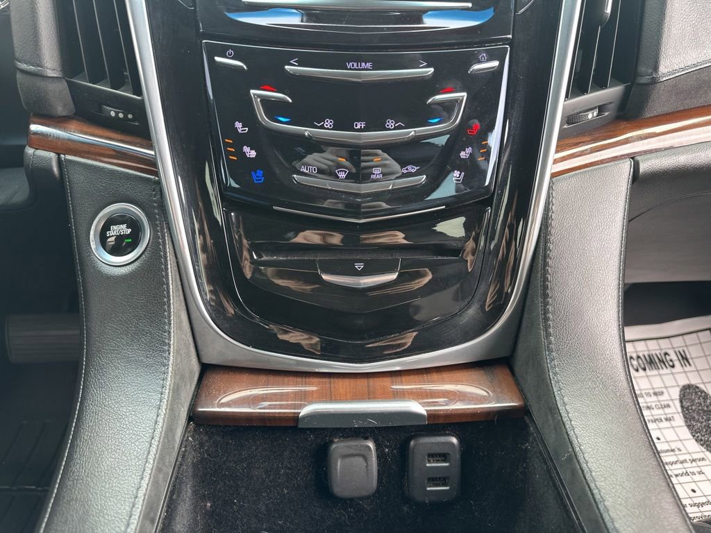 Used 2018 Cadillac Escalade ESV Luxury AWD/4WD image 43