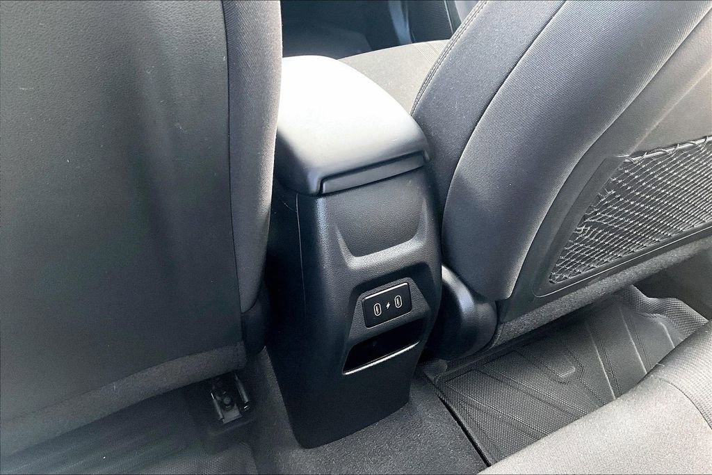 Used 2025 Hyundai Venue SEL FWD image 33