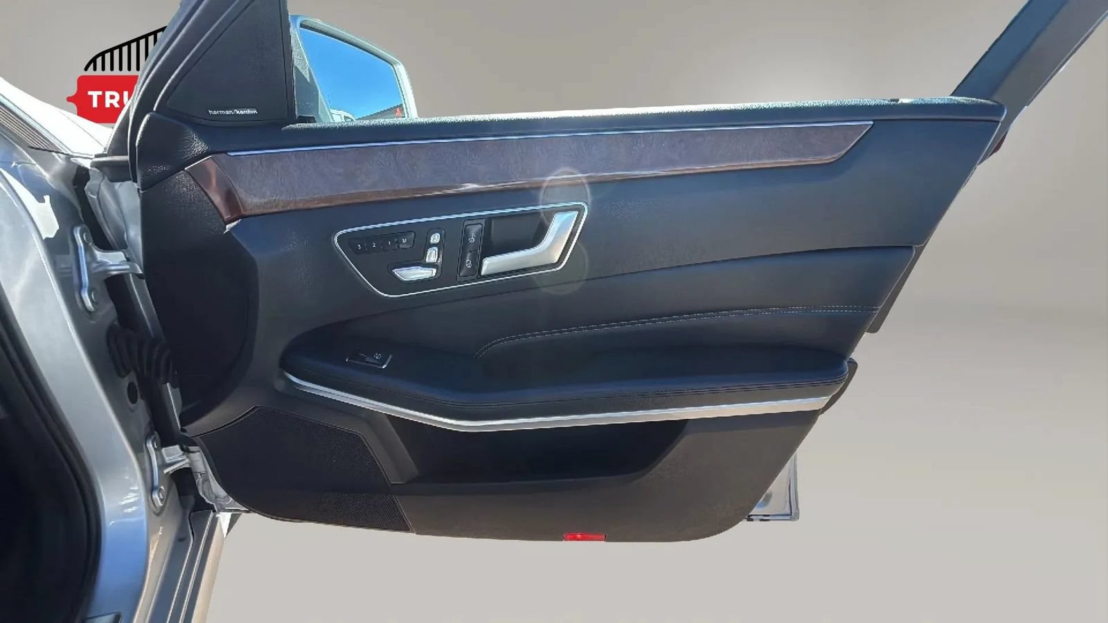 Used 2014 Mercedes-Benz E 350 Sedan image 38