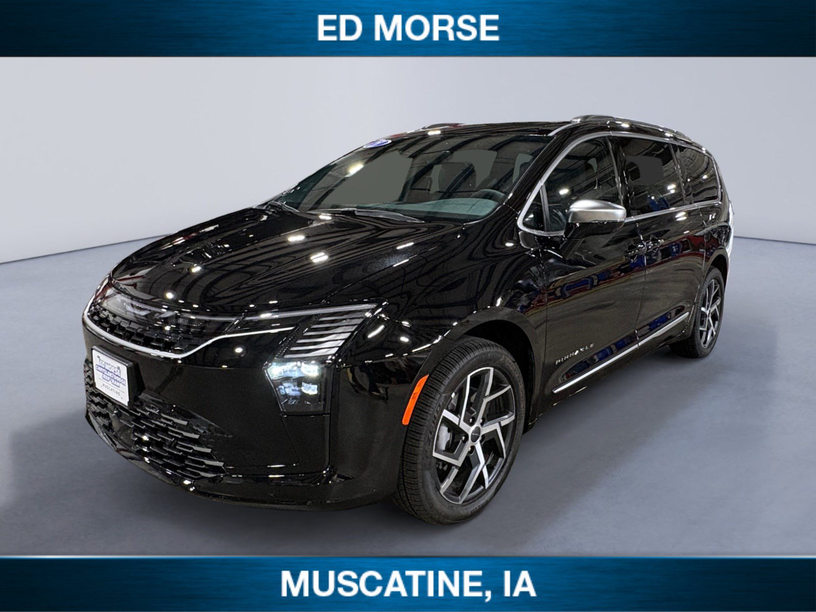 New 2027 Chrysler Pacifica Pinnacle w/ Theater Group AWD/4WD image 1