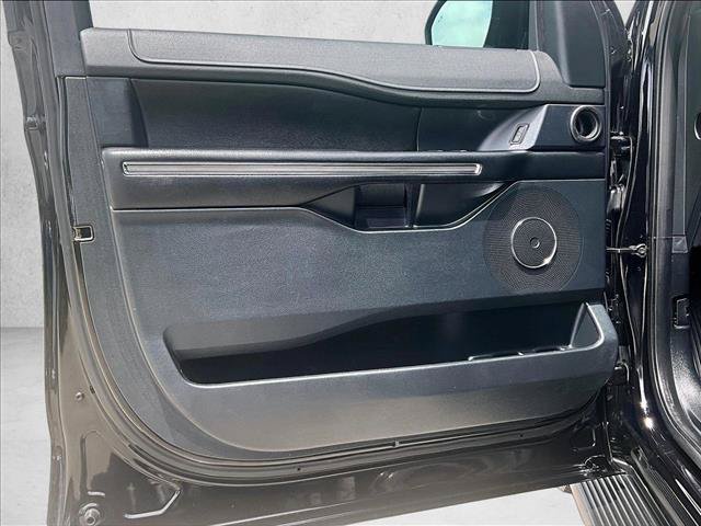 Used 2020 Ford Expedition XLT RWD image 18