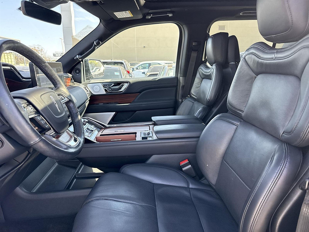 Used 2024 Lincoln Navigator Reserve AWD/4WD image 19