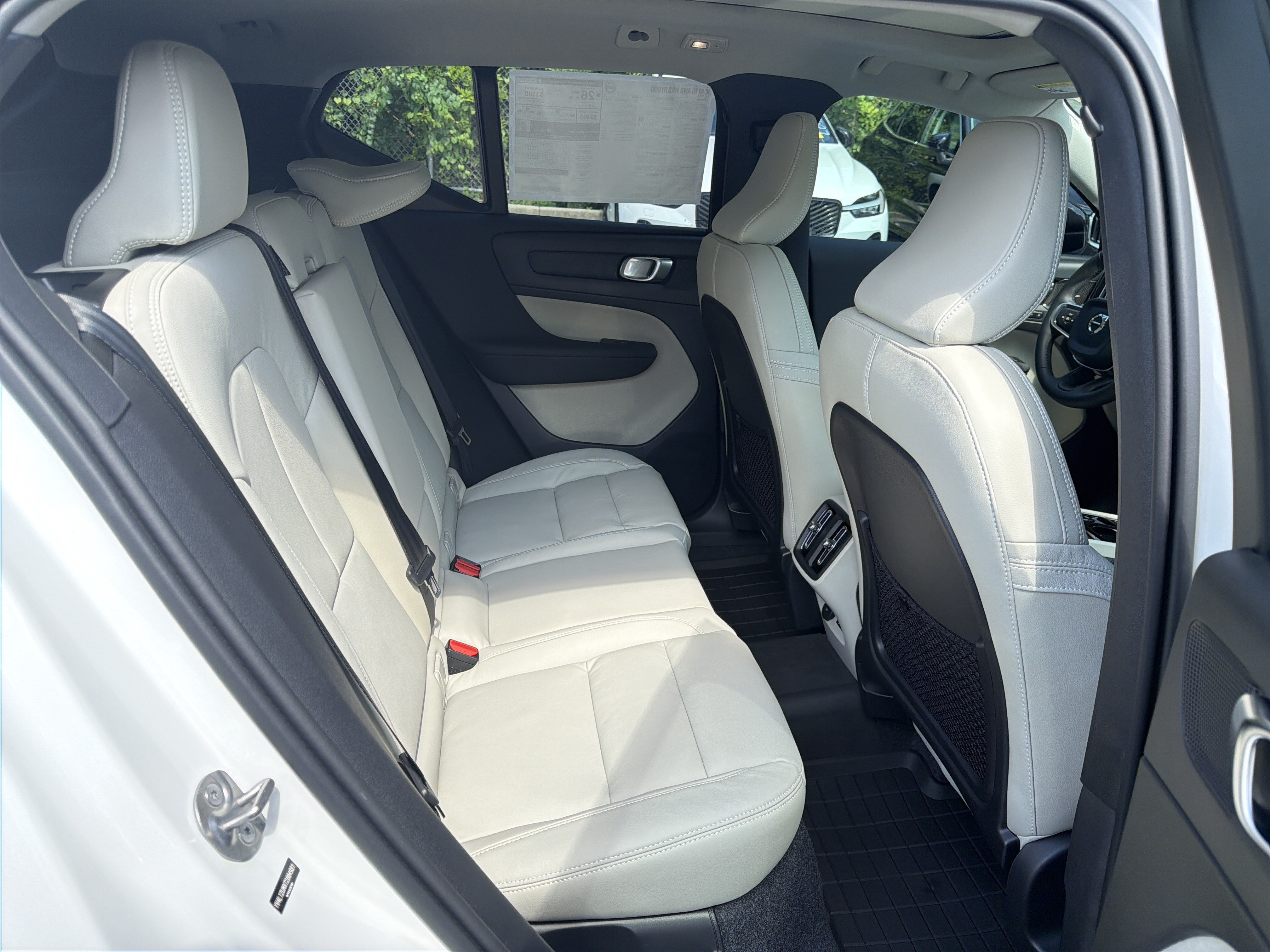 New 2026 Volvo XC40 B5 Ultra w/ Protection Package Premier AWD/4WD image 34