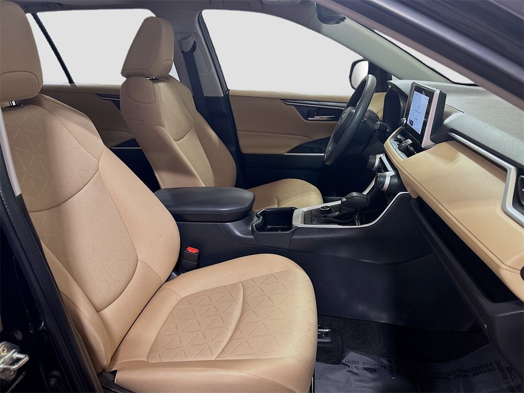 Used 2025 Toyota RAV4 XLE image 25