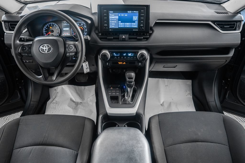 Used 2020 Toyota RAV4 LE image 19