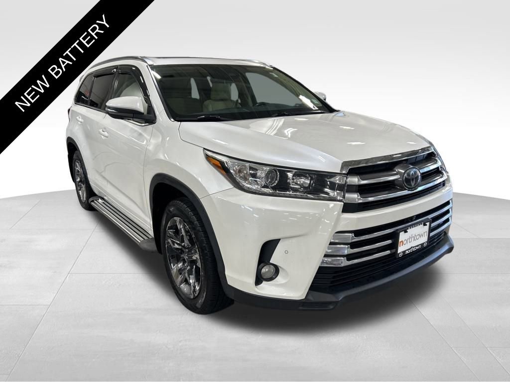 Used 2018 Toyota Highlander Limited Platinum image 1