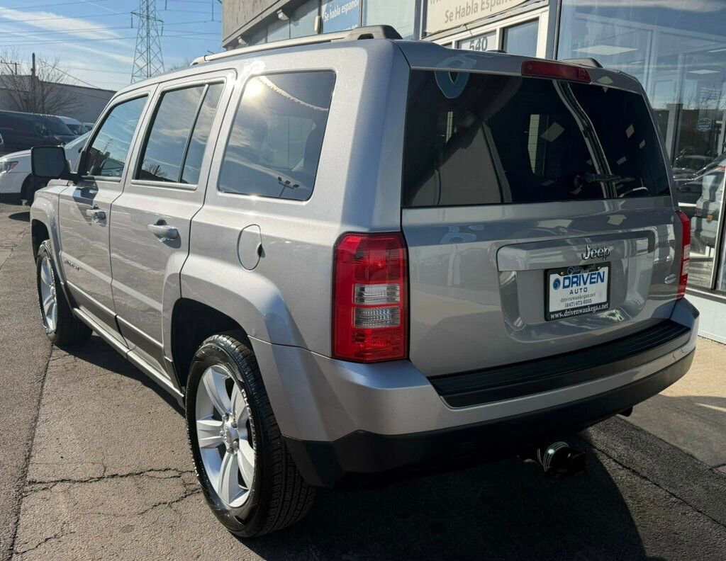 Used 2016 Jeep Patriot Latitude image 3