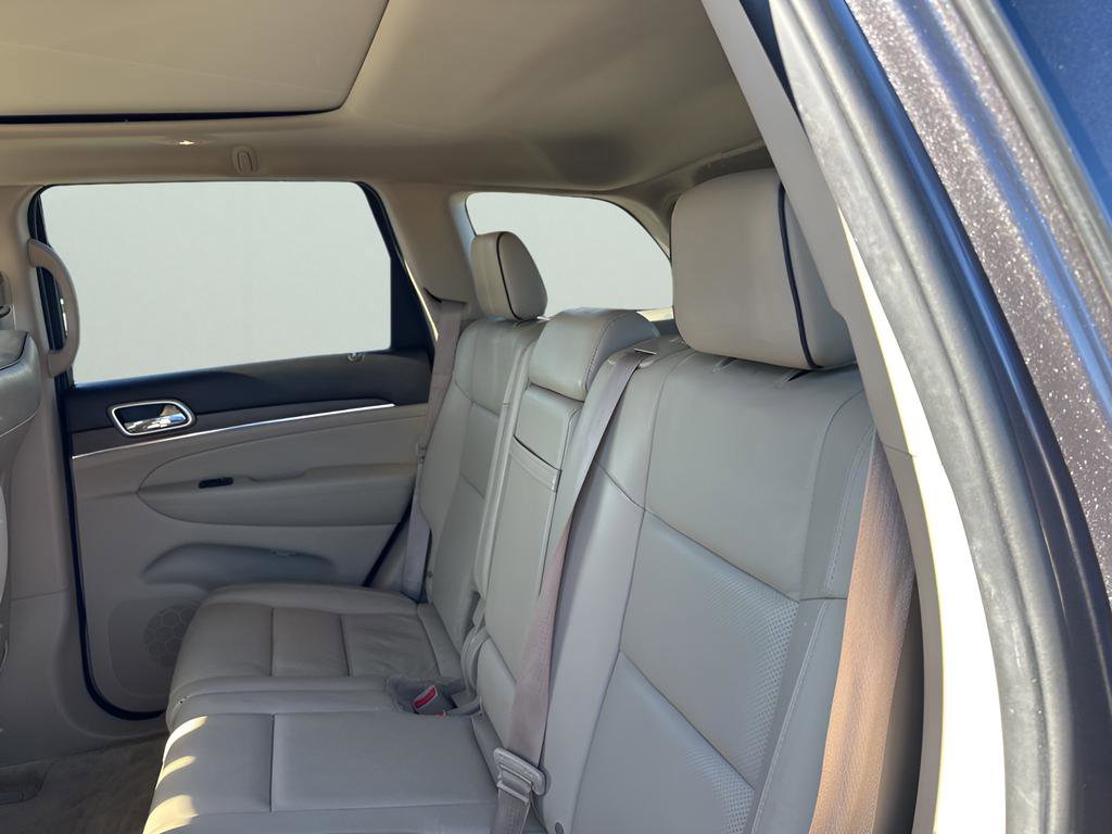 Used 2017 Jeep Grand Cherokee Overland image 18