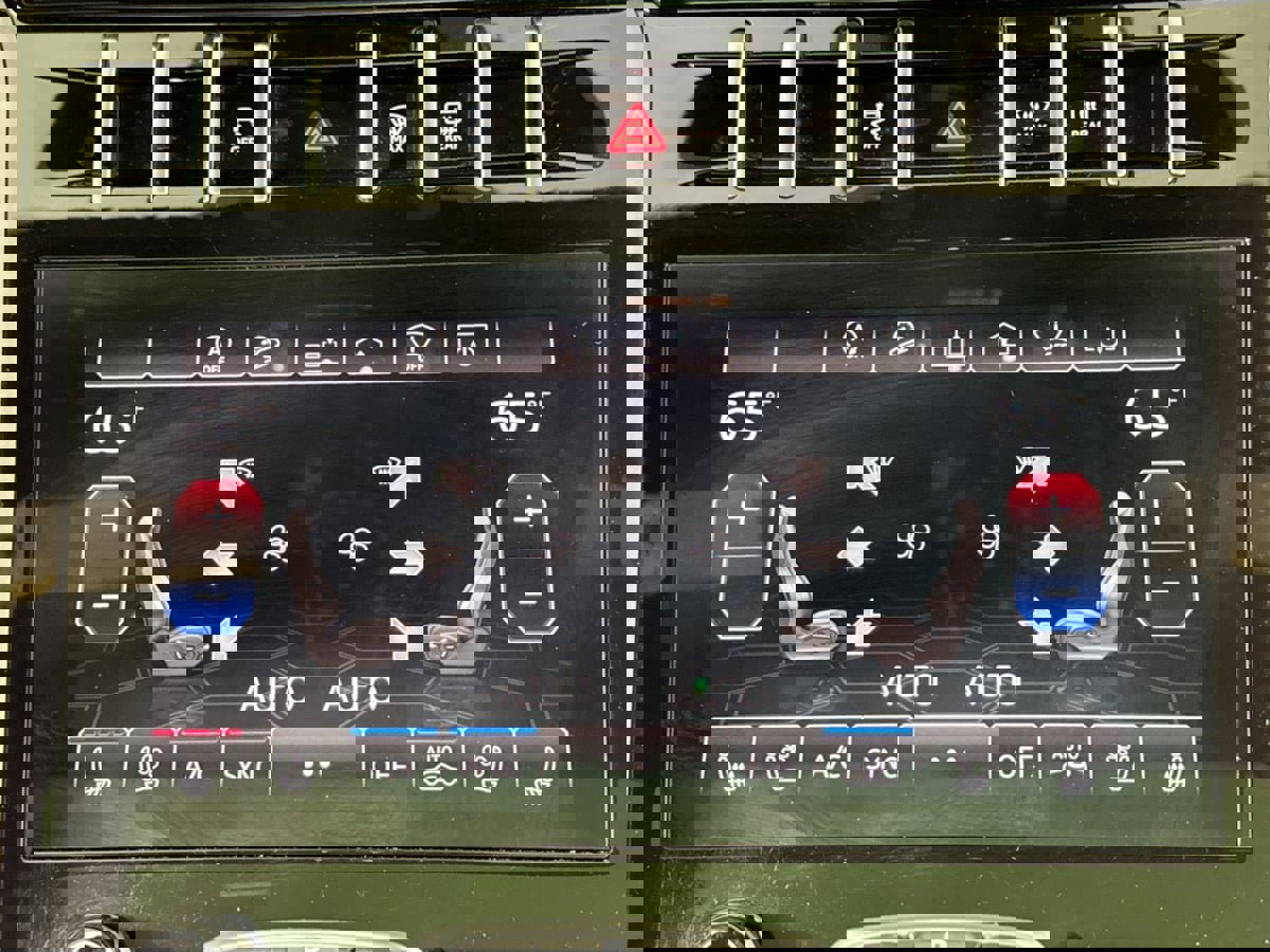 Used 2020 Lamborghini Urus image 16