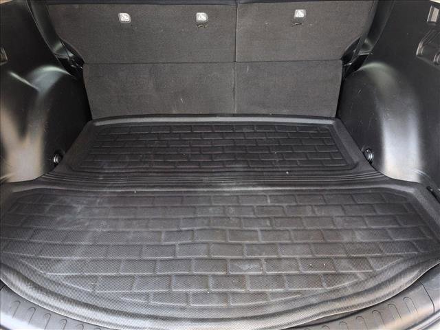 Used 2017 Toyota RAV4 Limited FWD image 6