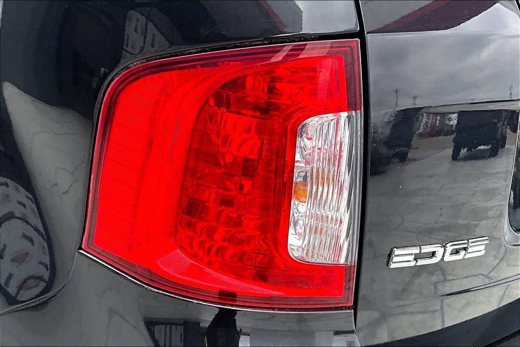 Used 2013 Ford Edge SE image 21