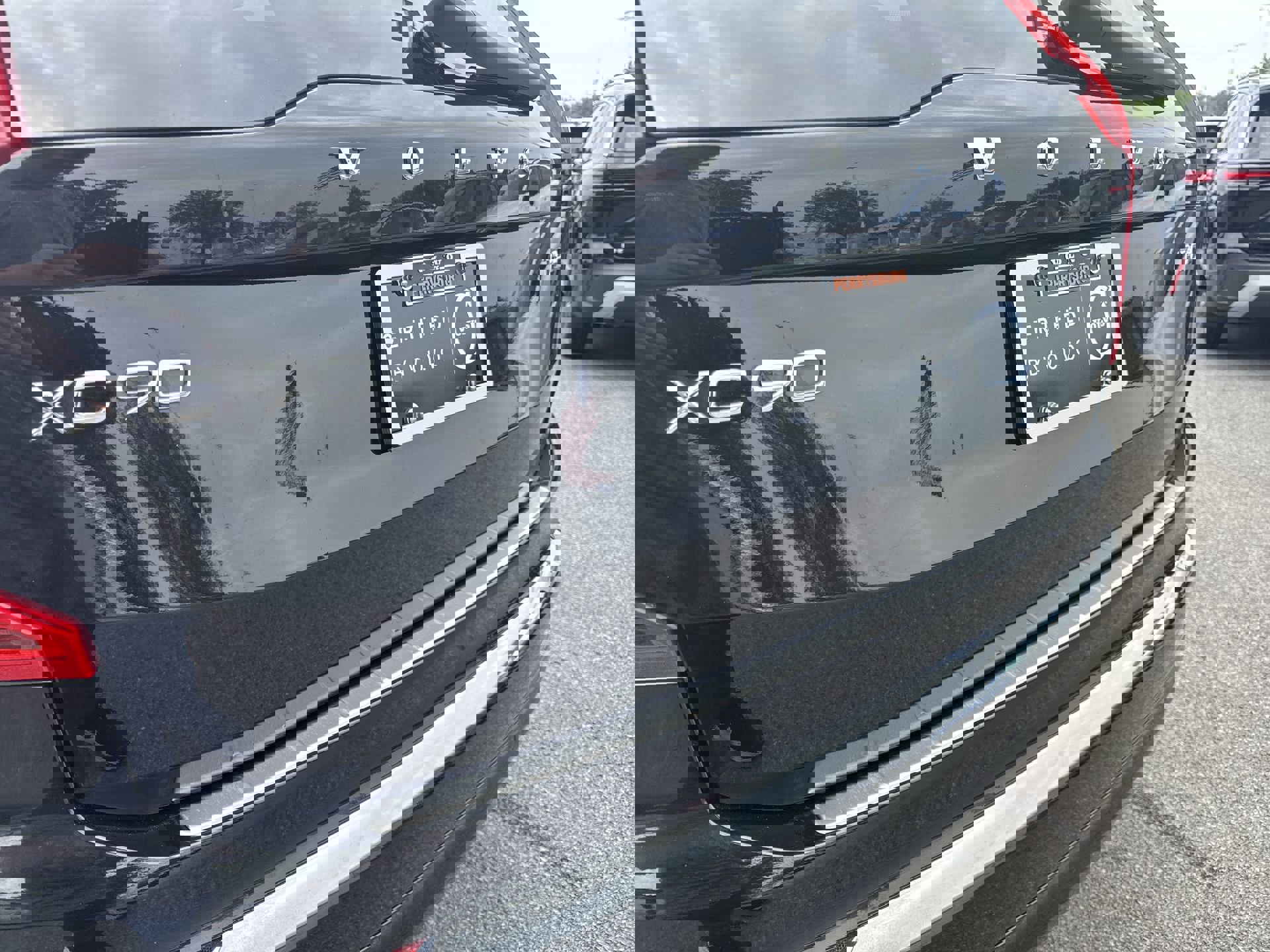 Used 2025 Volvo XC90 T8 Core w/ Protection Package Premier image 31