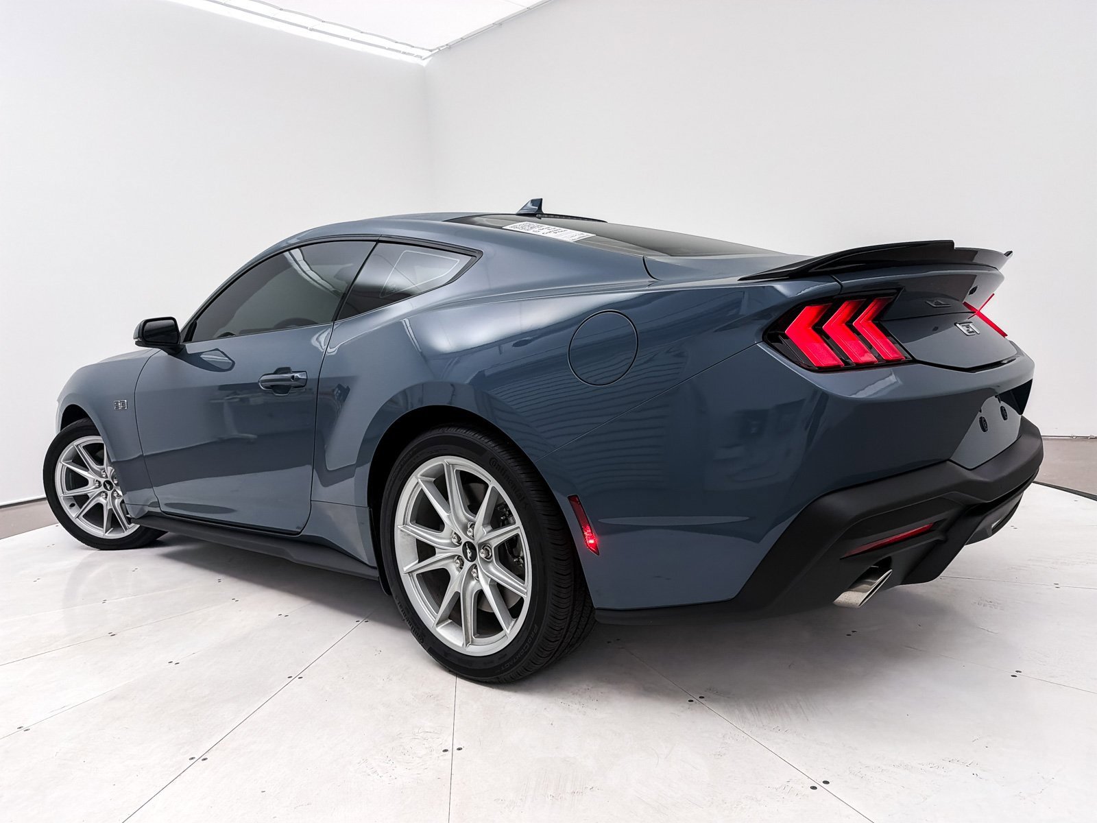 Used 2024 Ford Mustang GT Premium image 10