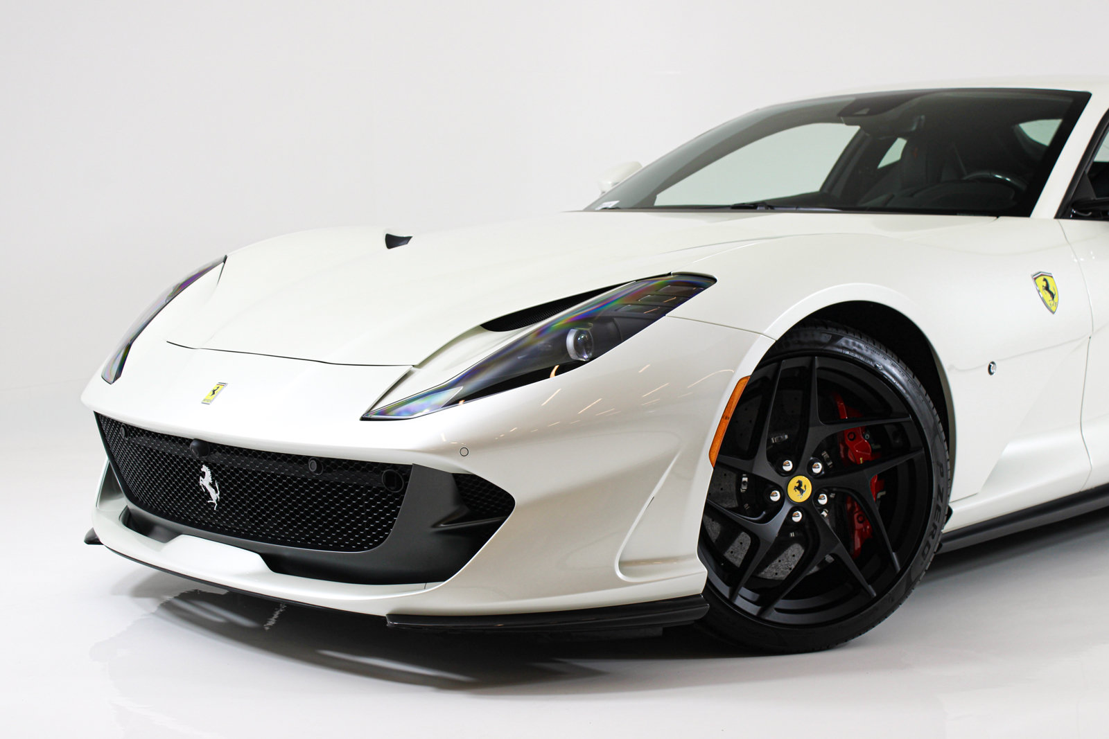Used 2020 Ferrari 812 Superfast RWD image 74