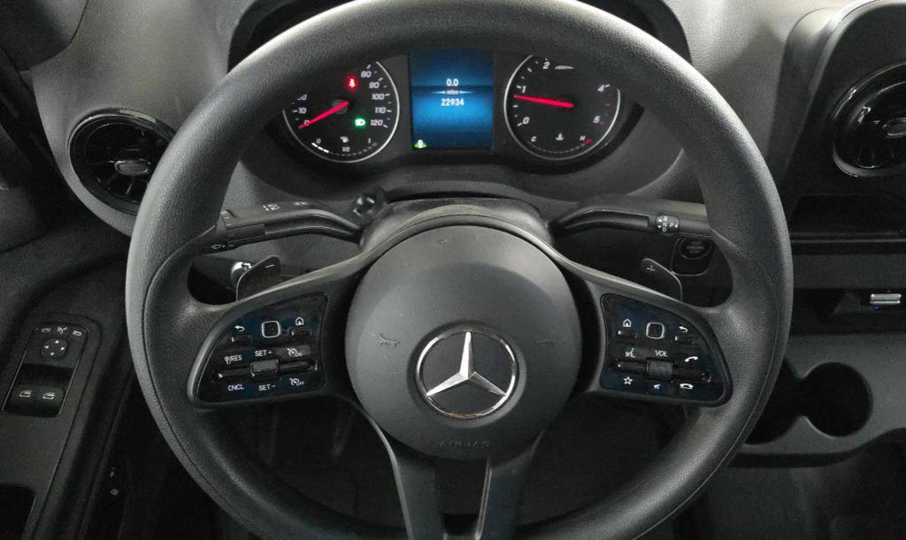 Used 2023 Mercedes-Benz Sprinter 2500 image 18