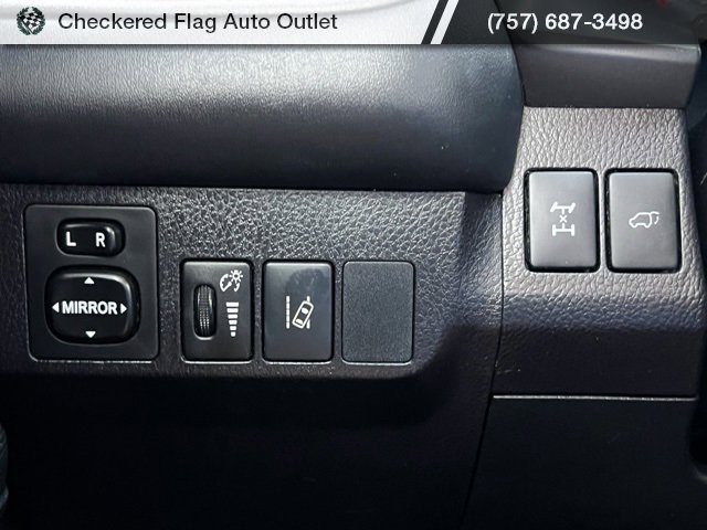 Used 2017 Toyota RAV4 SE image 24