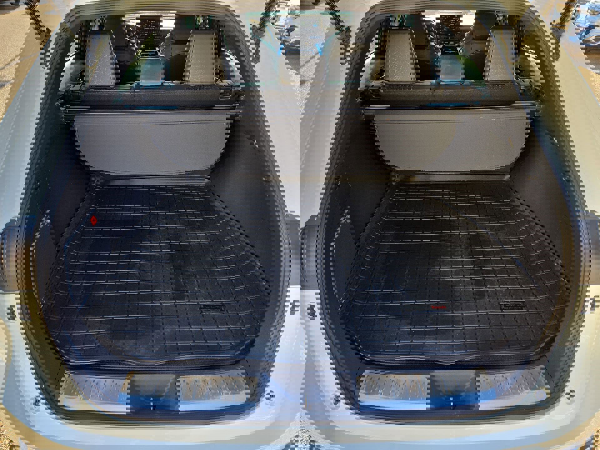 Used 2021 Toyota Venza Limited image 12