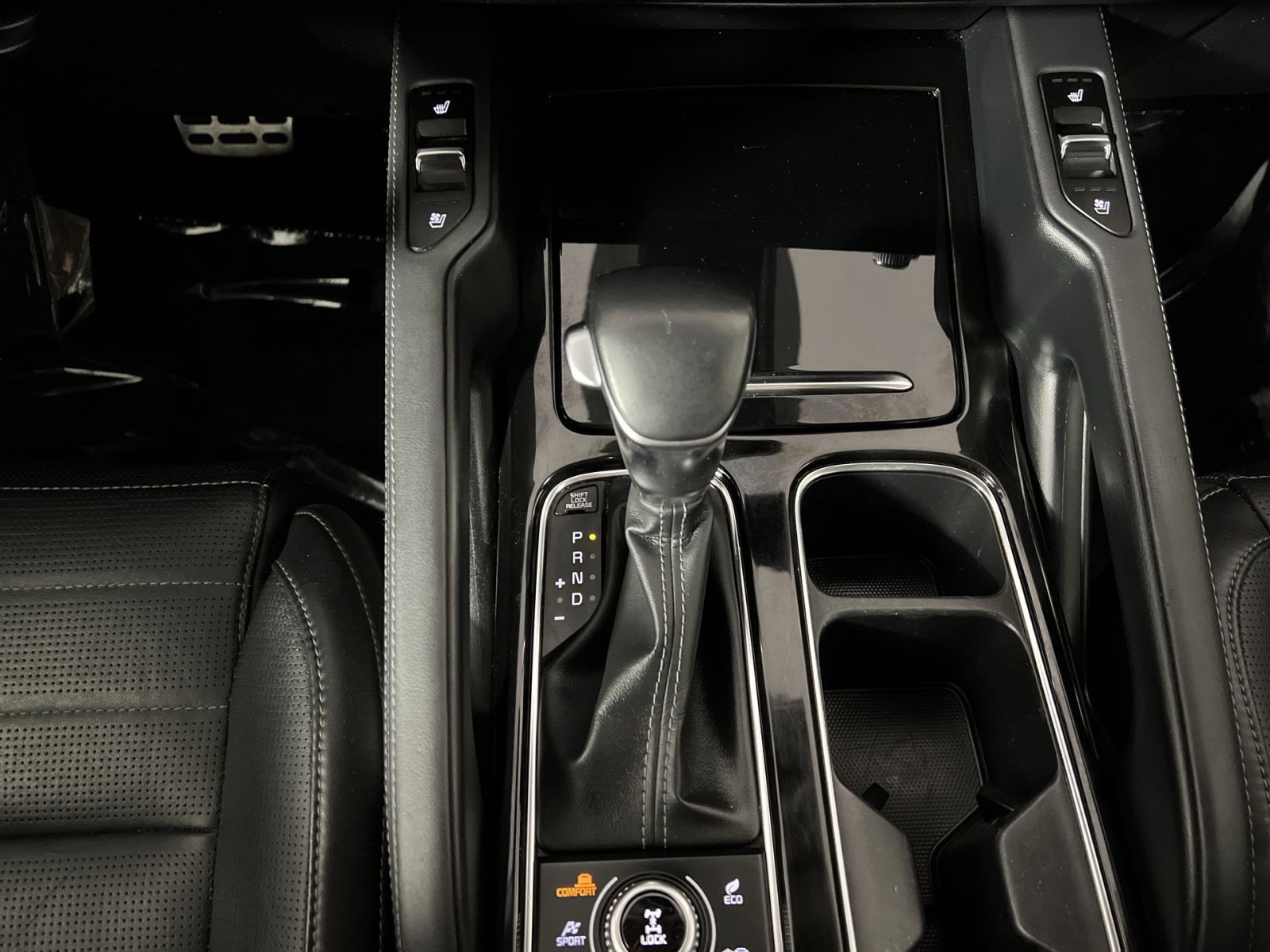 Used 2022 Kia Telluride SX w/ SX Prestige Package image 22