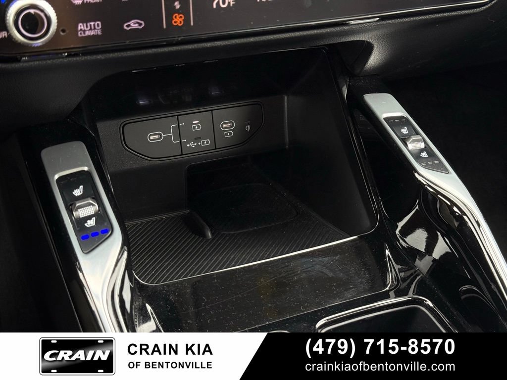 Certified 2025 Kia Sorento SX FWD image 19