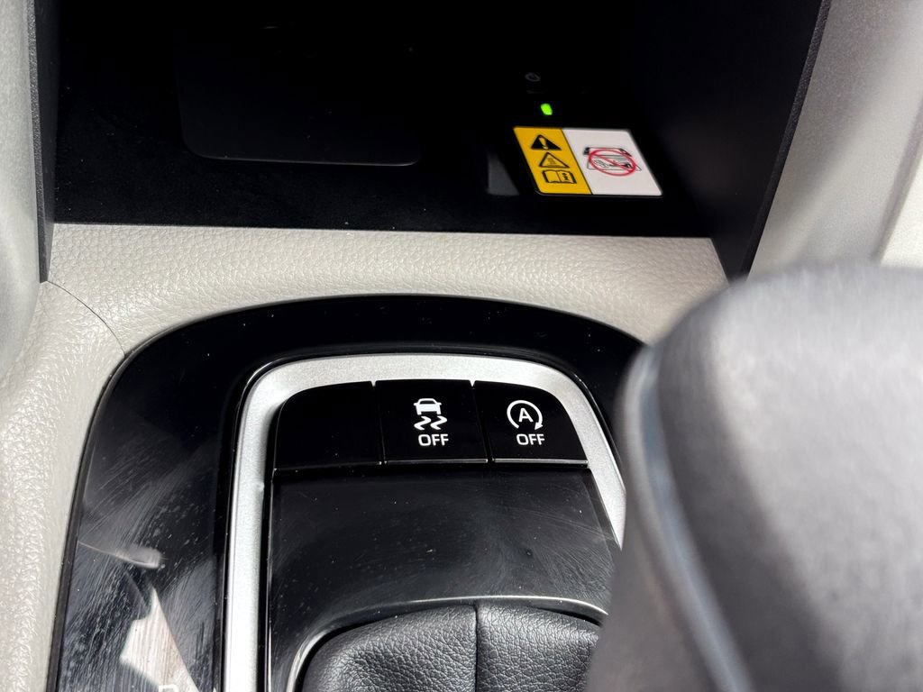 Certified 2023 Toyota Corolla Cross LE image 25