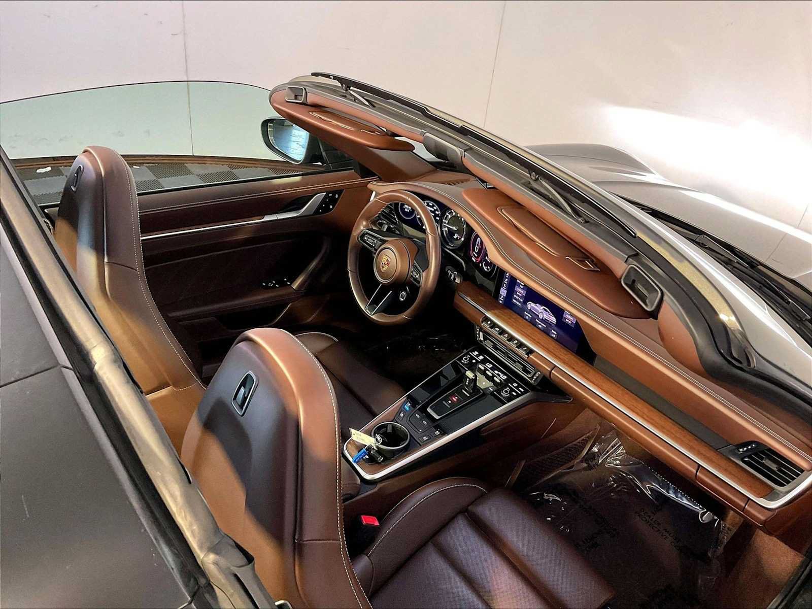 Certified 2021 Porsche 911 Targa 4S AWD/4WD image 20