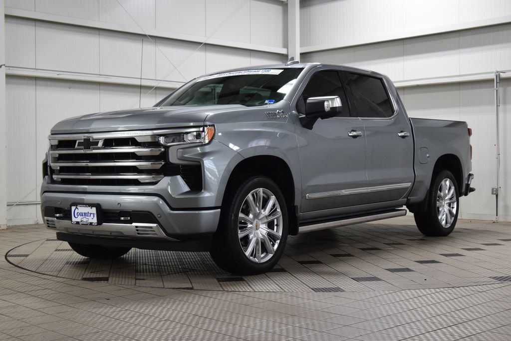 Used 2025 Chevrolet Silverado 1500 High Country AWD/4WD image 3